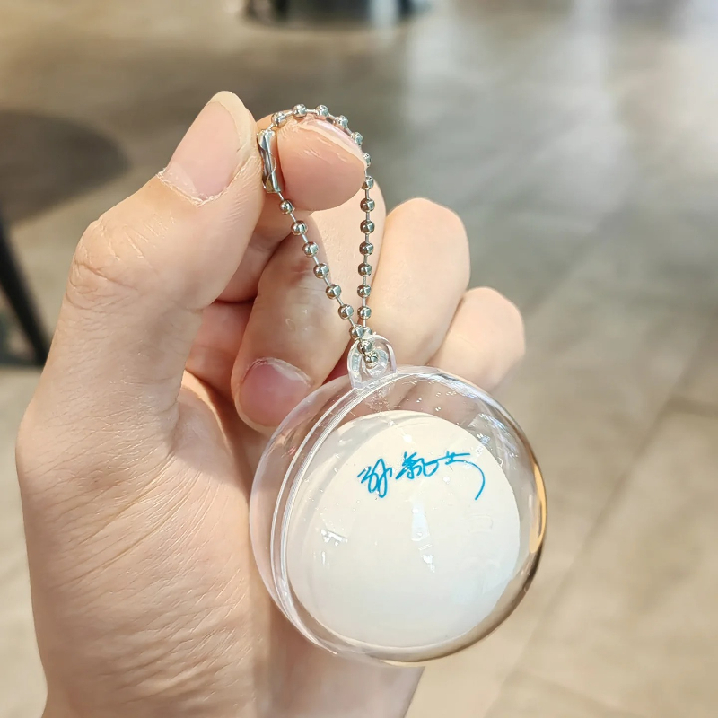 Signature Keychain for Table T - огляд і ціна Table Tennis Xu Xin